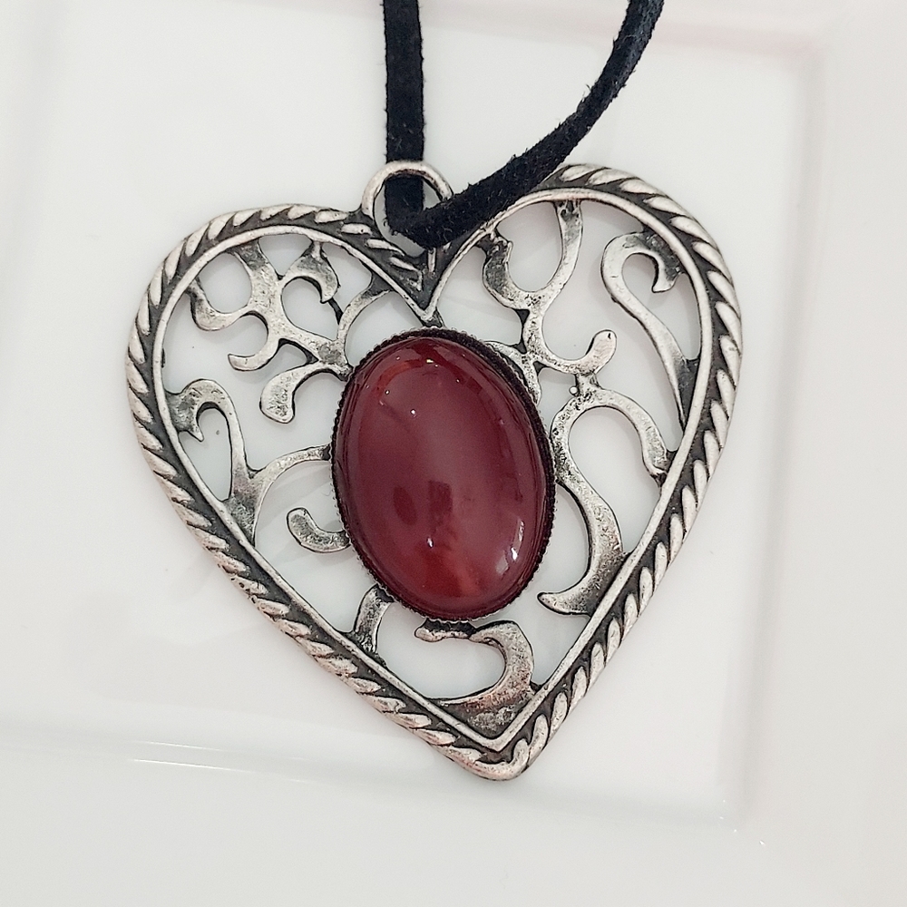 ⭐️5/$20 Silver Heart Pendant with Brown Stone